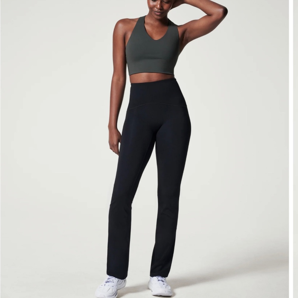 NWT Spanx Booty Boost Flare Yoga Pant Size SP